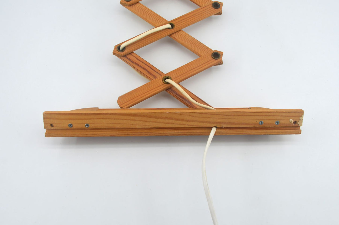 Dänische Vintage Design Scherenlampe – 1960s Mid-Century Design Wandlampe aus Holz - Skandinavischer MCM Designklassiker
