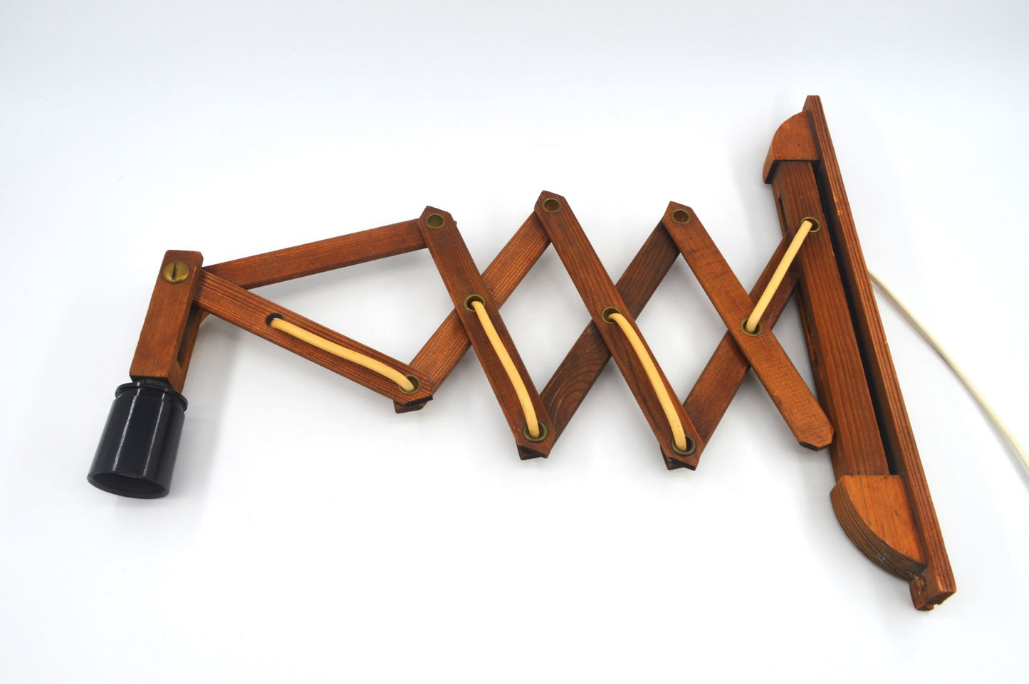 Dänische Mid-Century Scherenarm Wandlampe aus Holz – 1960s Vintage Design Wandlampe Skandinavischer MCM Designklassiker