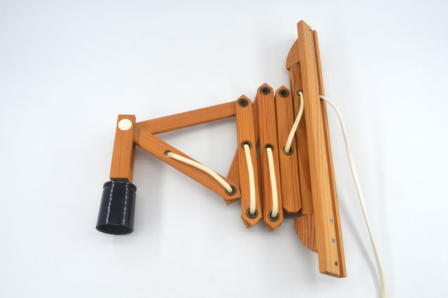 Dänische Vintage Design Scherenlampe – 1960s Mid-Century Design Wandlampe aus Holz - Skandinavischer MCM Designklassiker