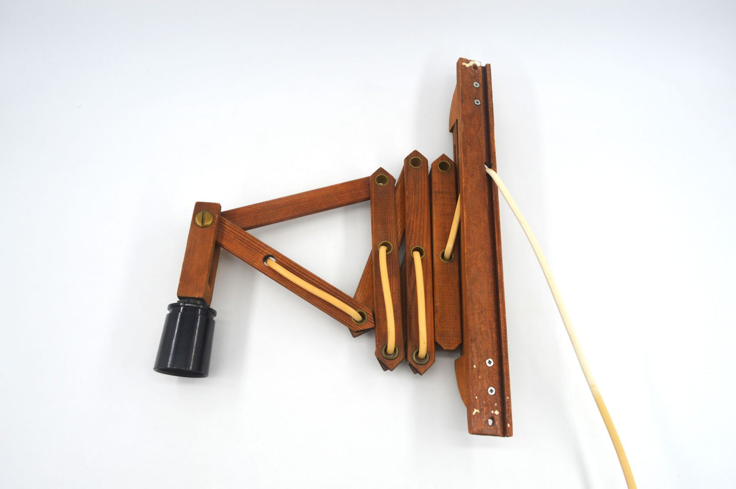 Dänische Mid-Century Scherenarm Wandlampe aus Holz – 1960s Vintage Design Wandlampe Skandinavischer MCM Designklassiker