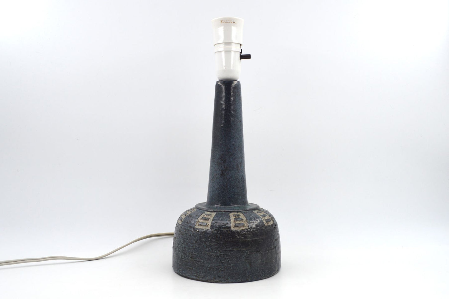 Große brutalistische Sejer Unic Danmark Studiokeramik Lampe - 1960s Mid-Century Fridtjof Sejersen ornamentale dänische Keramiklampe Unikat