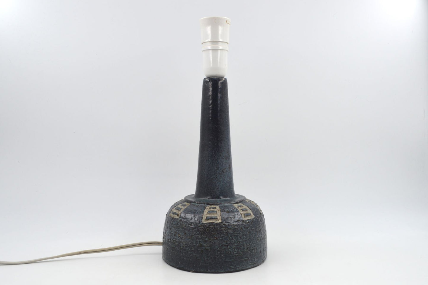 Große brutalistische Sejer Unic Danmark Studiokeramik Lampe - 1960s Mid-Century Fridtjof Sejersen ornamentale dänische Keramiklampe Unikat