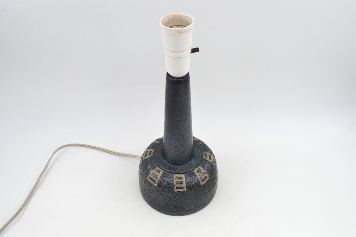 Große brutalistische Sejer Unic Danmark Studiokeramik Lampe - 1960s Mid-Century Fridtjof Sejersen ornamentale dänische Keramiklampe Unikat