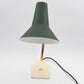 Mid-Century Hexenhut Schreibtischlampe mit Schwanenhals und Schrumpflack 1960s Bauhaus Vintage Design