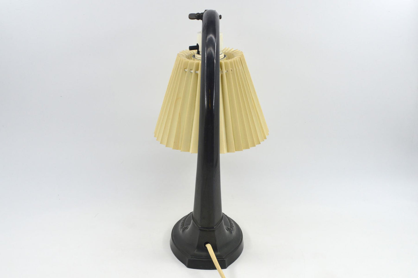 Antike Jugendstil Zinn Tischlampe mit Lampenschirm – 1920 dänisches Skønvirke Design Schreibtischleuchte – Art-Deco Bauhaus Design