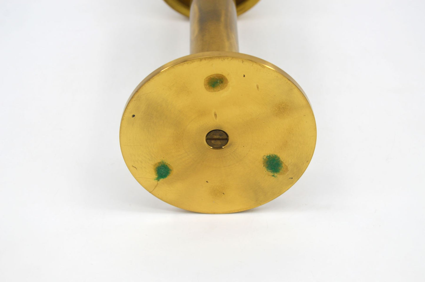 Hans Agne Jakobsson Markaryd Design Kerzenhalter L102/32 1960s Schwedischer Design Designklassiker aus Messing mit Rauchglas Lampenschirm – skandinavisches MCM Design