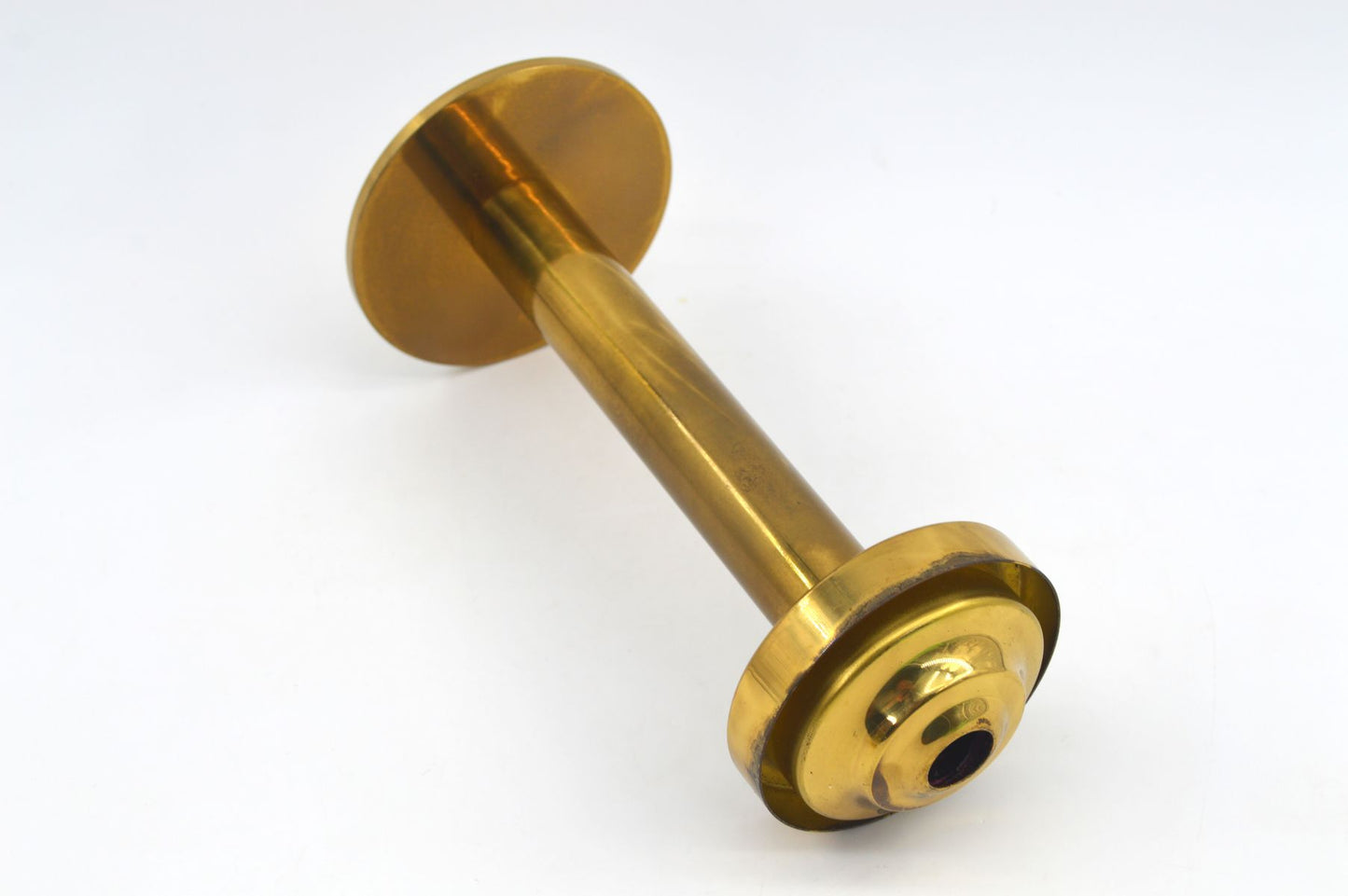 Hans Agne Jakobsson Markaryd Design Kerzenhalter L102/32 1960s Schwedischer Design Designklassiker aus Messing mit Rauchglas Lampenschirm – skandinavisches MCM Design