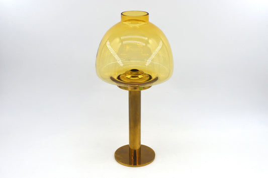 Hans Agne Jakobsson Markaryd Design Kerzenhalter L102/32 1960s Schwedischer Design Designklassiker aus Messing mit Rauchglas Lampenschirm – skandinavisches MCM Design
