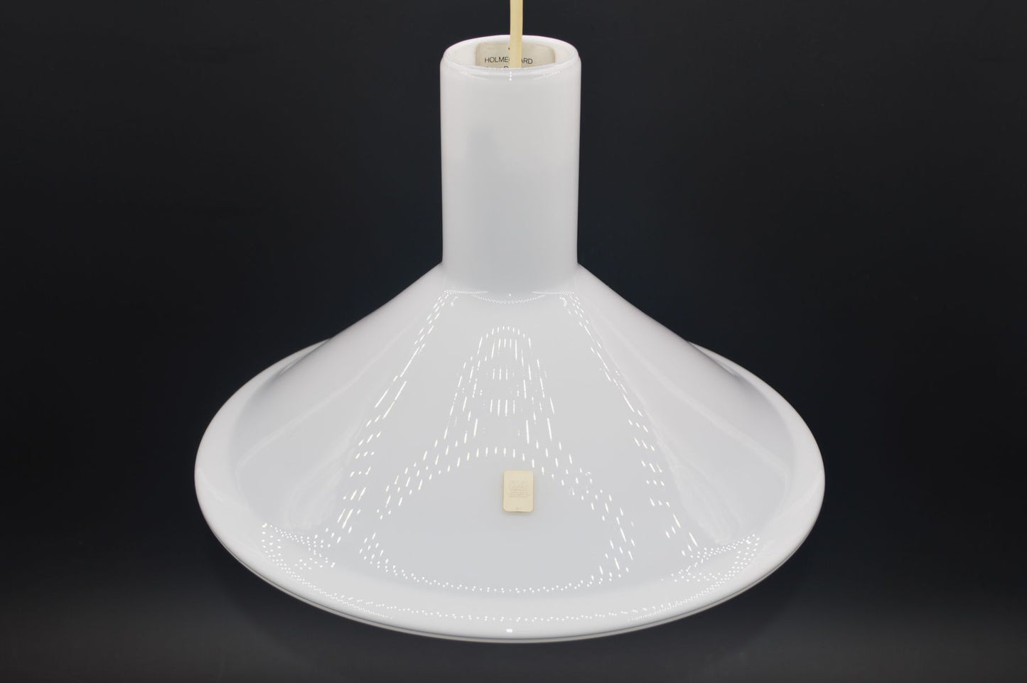 Mid-Century Modern P&T Pendellampe Michael Bang für Holmegaard Dänemark Designlampe 1970s Design Opalglas Hängelampe – dänischer Designklassiker