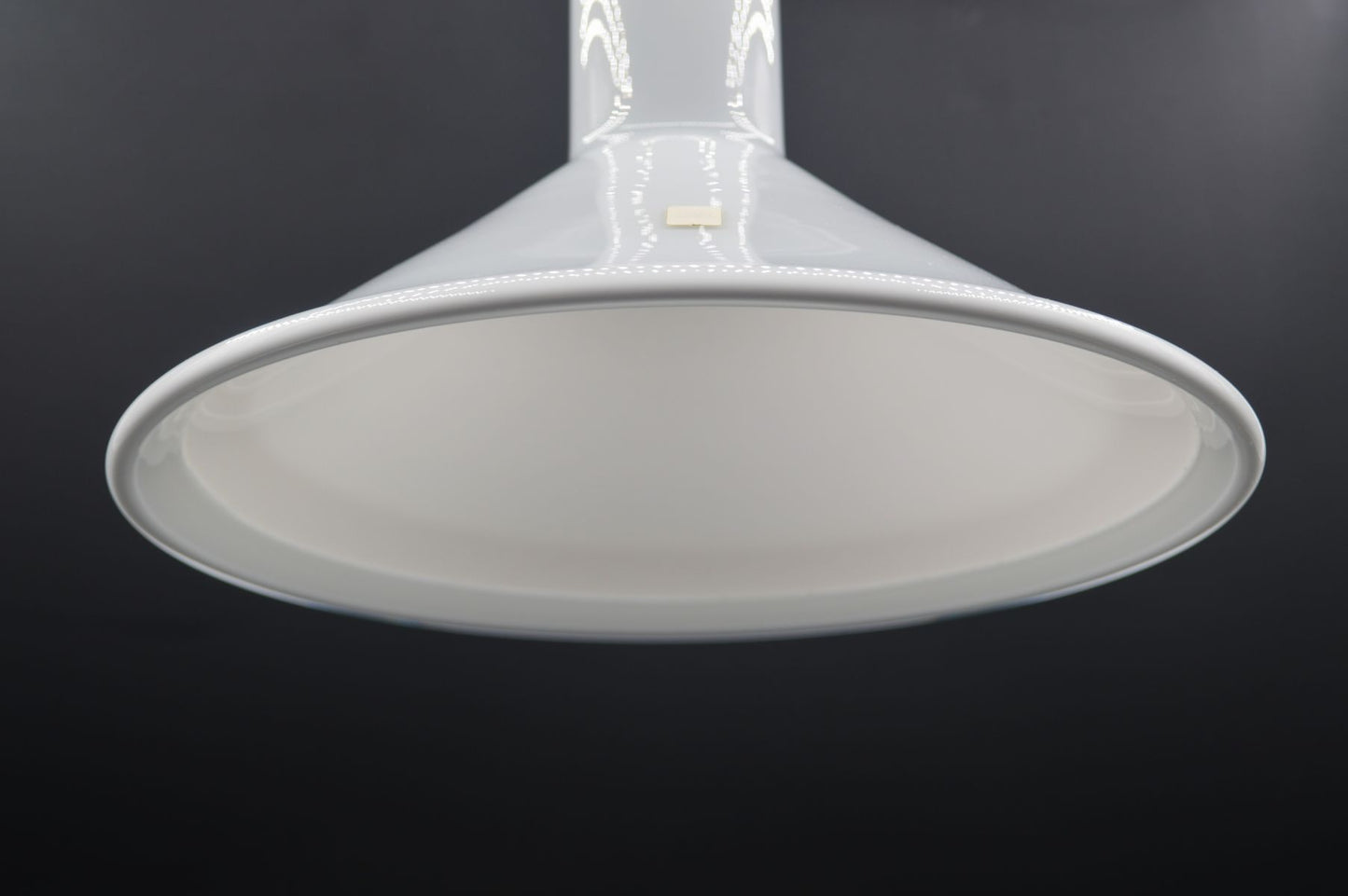 Mid-Century Modern P&T Pendellampe Michael Bang für Holmegaard Dänemark Designlampe 1970s Design Opalglas Hängelampe – dänischer Designklassiker