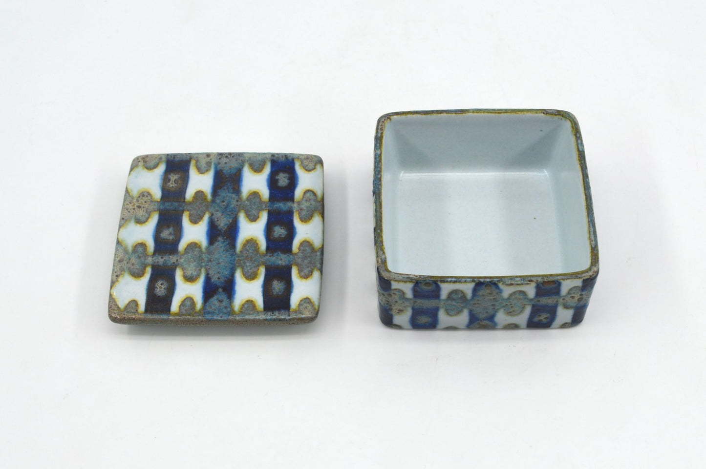 Vintage Royal Copenhagen Nils Thorsson Baca Fajance Dose 711/3267 1960s Mid-Century Danish Modern Design