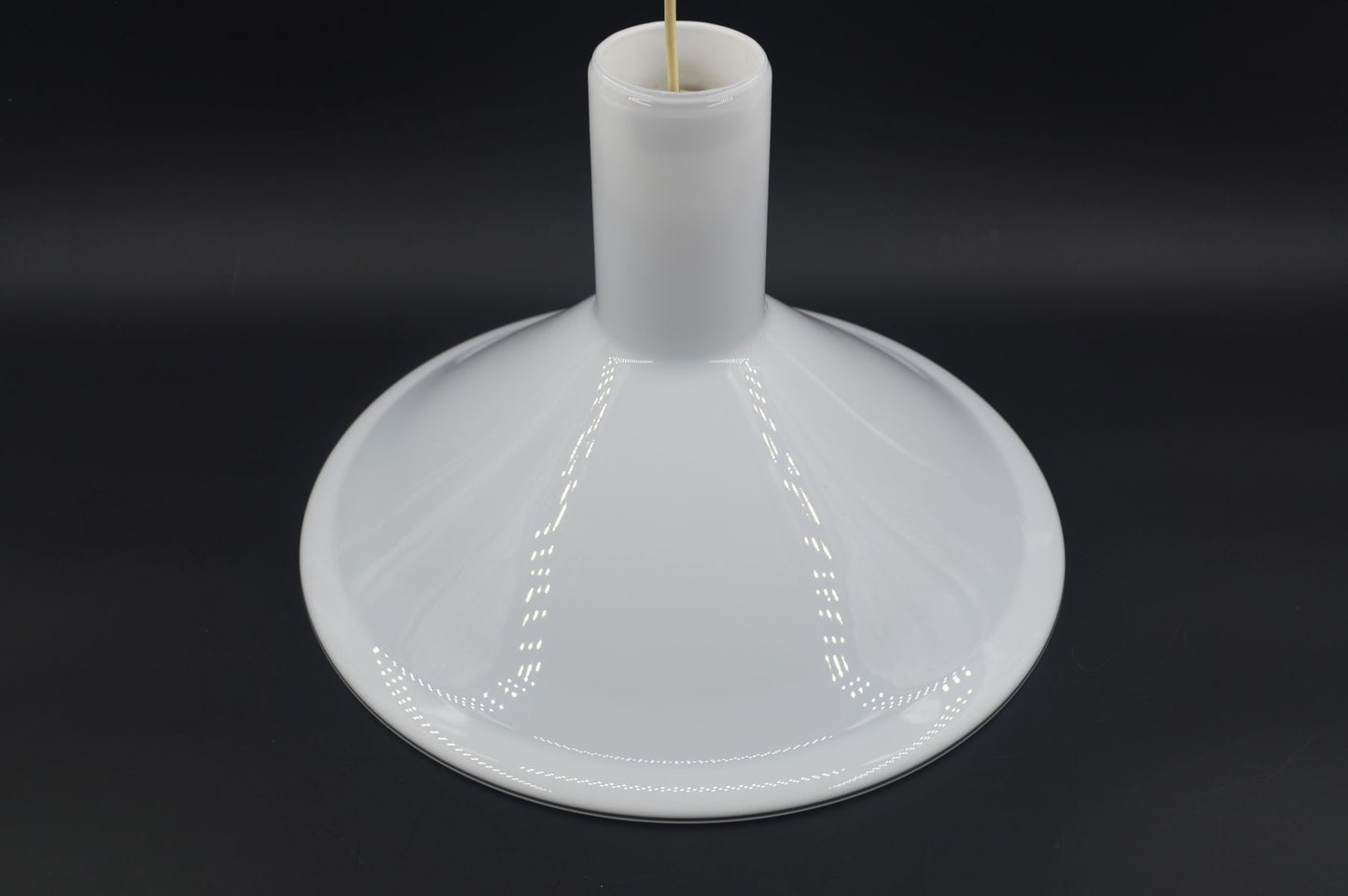 Mid-Century Modern P&T Pendellampe Michael Bang für Holmegaard Dänemark Designlampe 1970s Design Opalglas Hängelampe – dänischer Designklassiker