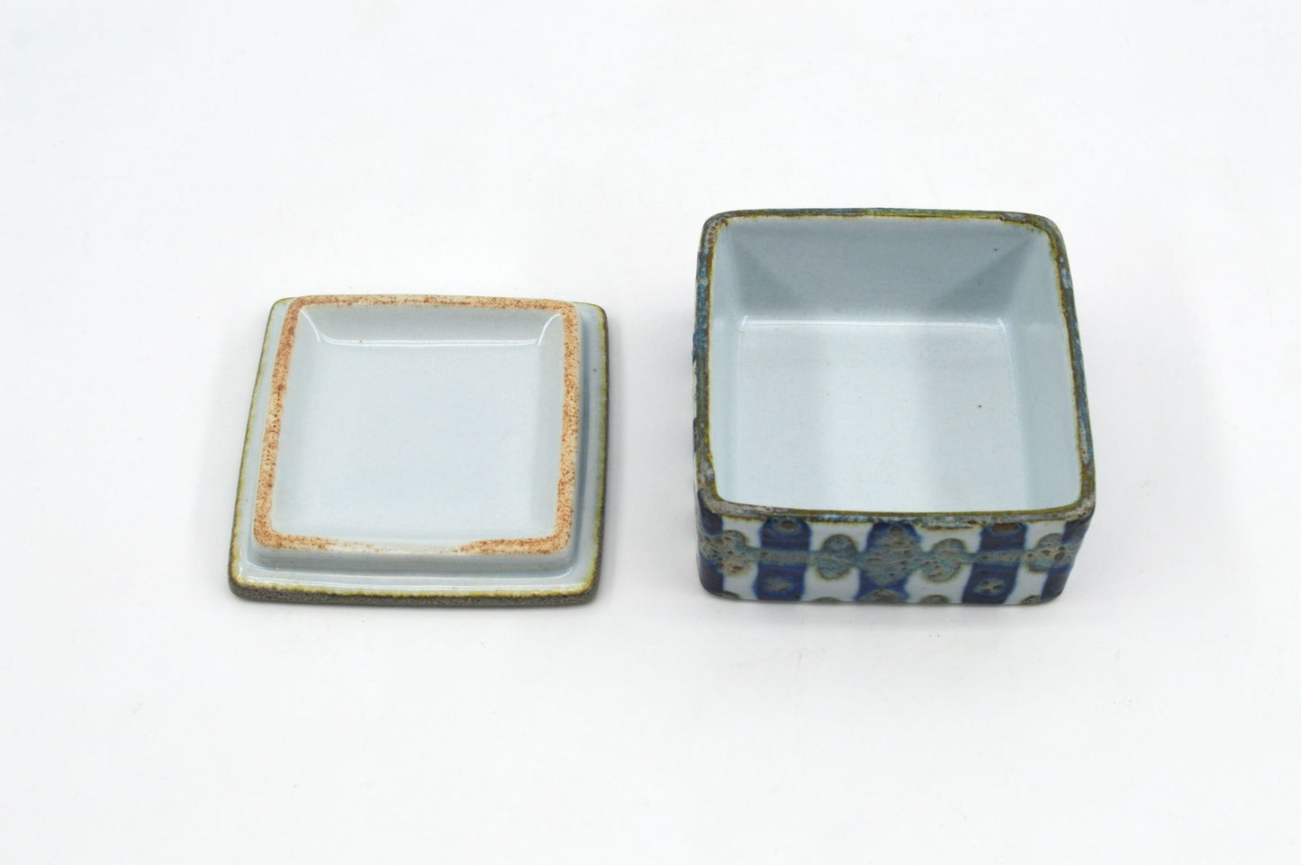 Vintage Royal Copenhagen Nils Thorsson Baca Fajance Dose 711/3267 1960s Mid-Century Danish Modern Design