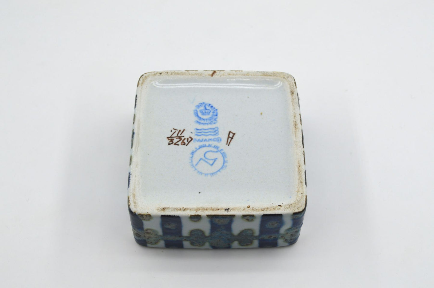 Vintage Royal Copenhagen Nils Thorsson Baca Fajance Dose 711/3267 1960s Mid-Century Danish Modern Design