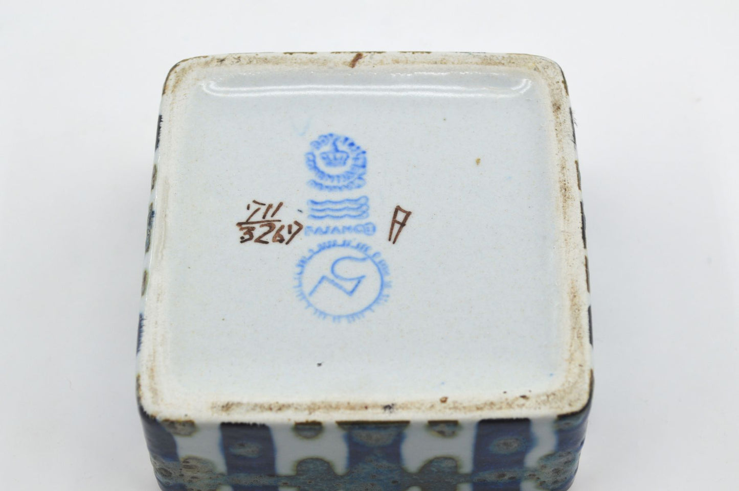 Vintage Royal Copenhagen Nils Thorsson Baca Fajance Dose 711/3267 1960s Mid-Century Danish Modern Design