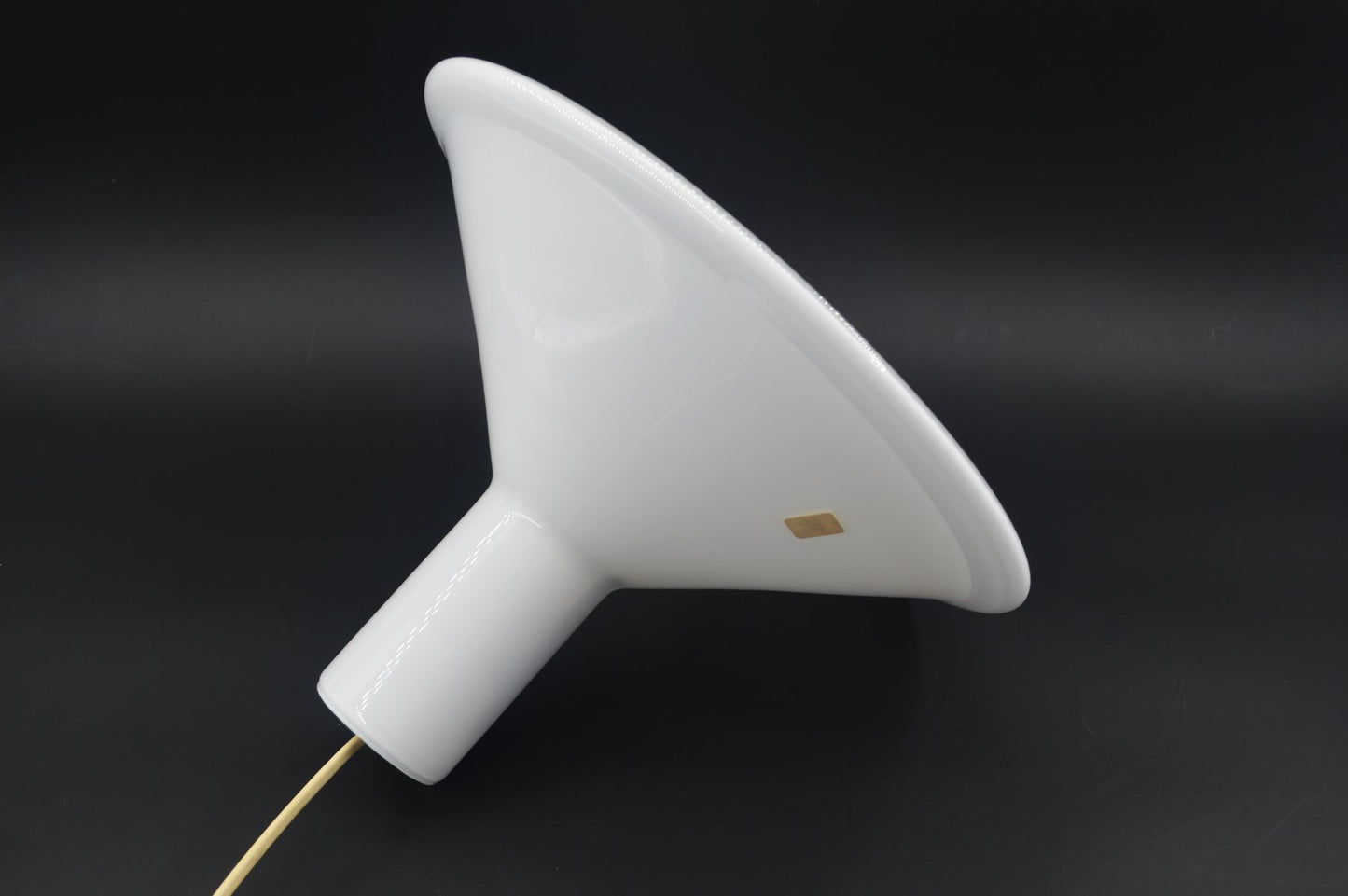 Mid-Century Modern P&T Pendellampe Michael Bang für Holmegaard Dänemark Designlampe 1970s Design Opalglas Hängelampe – dänischer Designklassiker