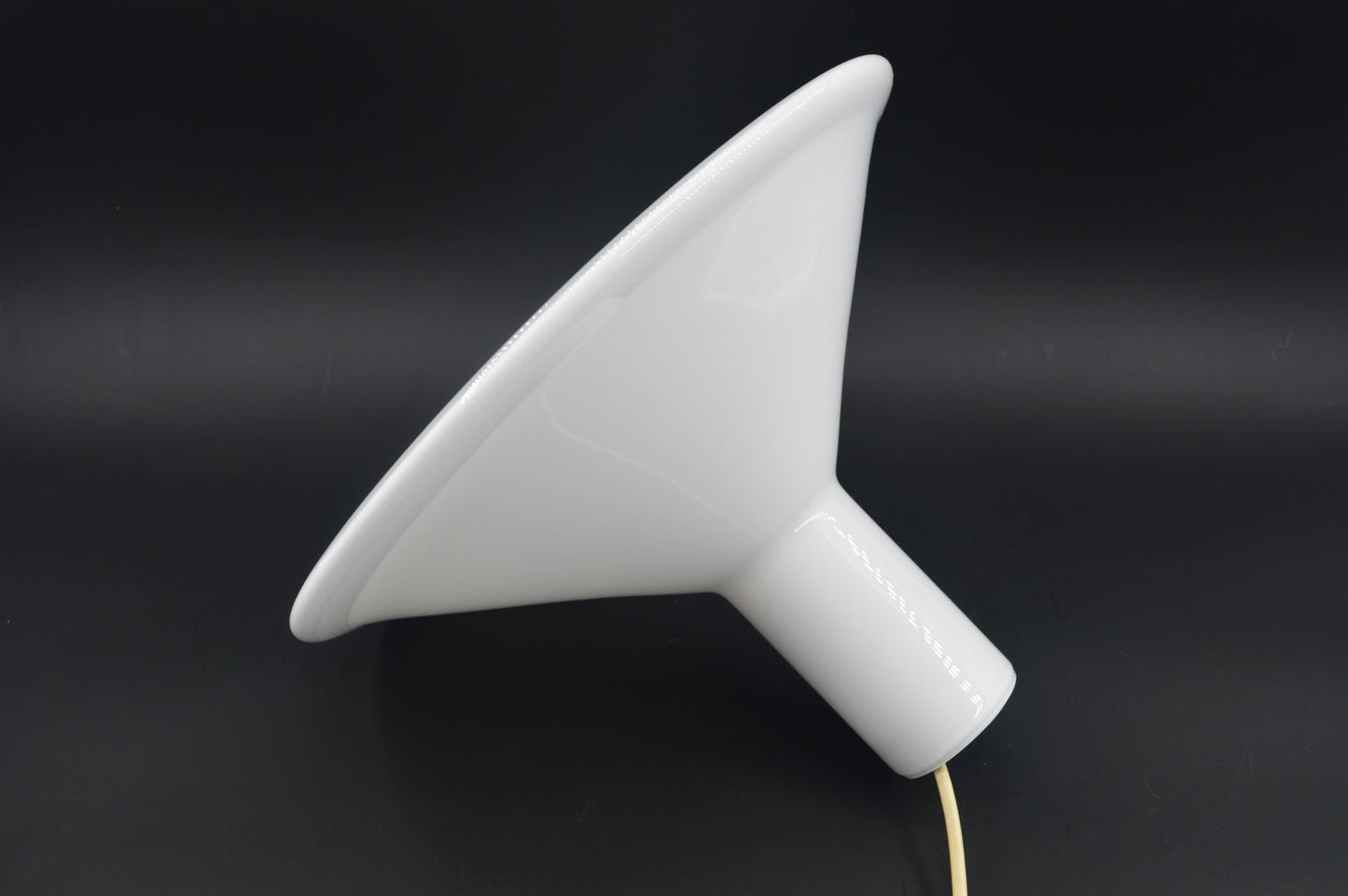 Mid-Century Modern P&T Pendellampe Michael Bang für Holmegaard Dänemark Designlampe 1970s Design Opalglas Hängelampe – dänischer Designklassiker