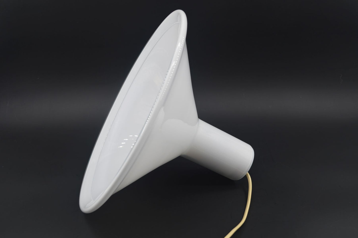 Mid-Century Modern P&T Pendellampe Michael Bang für Holmegaard Dänemark Designlampe 1970s Design Opalglas Hängelampe – dänischer Designklassiker