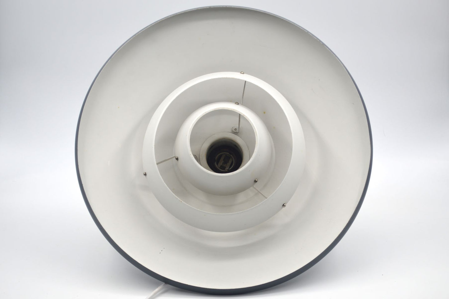 Große Minimalistische Mid-Century Pendellampe 1960 dänische Designlampe – MCM Design Hängelampe – zeitgenössisches skandinavisches Industriedesign