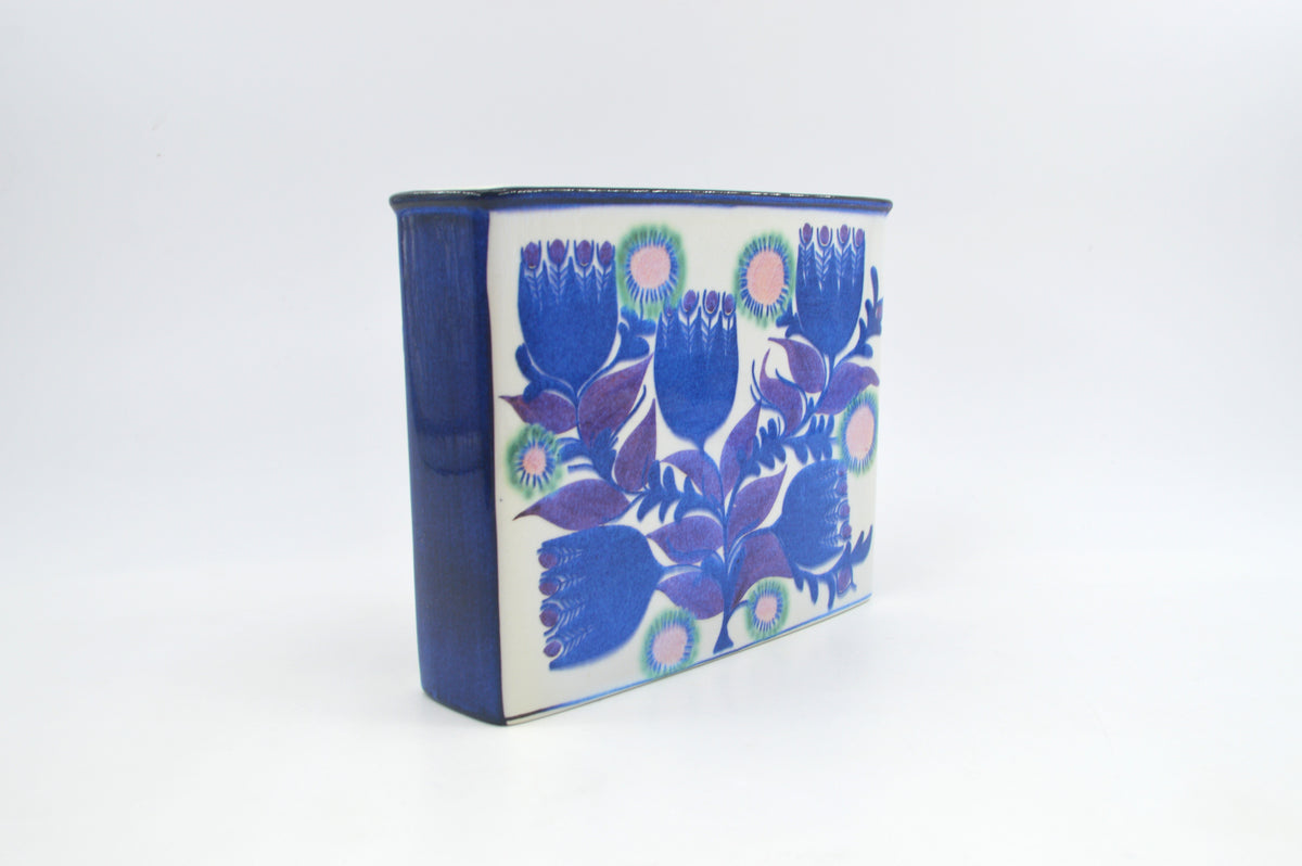 Seltene Berte Jessen für Royal Copenhagen 206/2942 Tenera Vase - florale Kissenvase Design von Berte Jessen 1960s dänischer Designklassiker