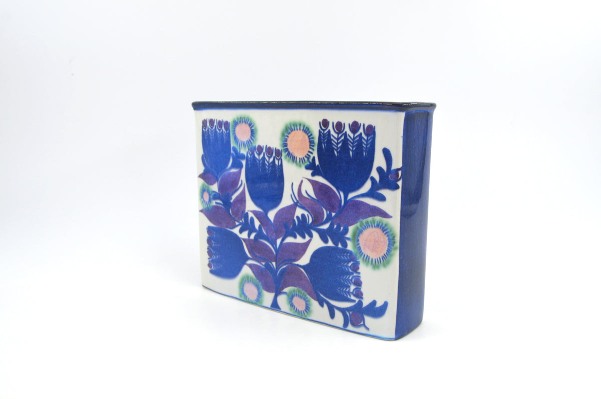 Seltene Berte Jessen für Royal Copenhagen 206/2942 Tenera Vase - florale Kissenvase Design von Berte Jessen 1960s dänischer Designklassiker
