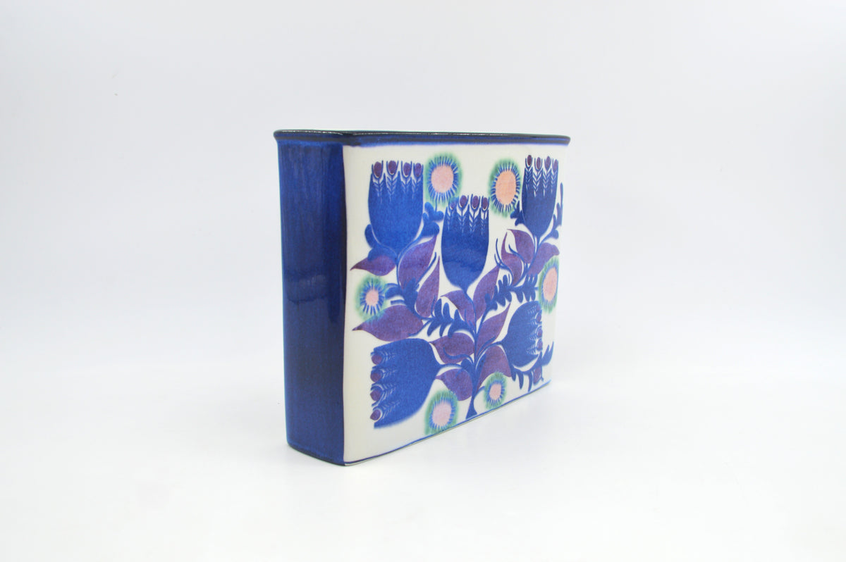 Seltene Berte Jessen für Royal Copenhagen 206/2942 Tenera Vase - florale Kissenvase Design von Berte Jessen 1960s dänischer Designklassiker