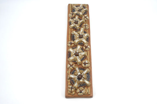 Vintage Marianne Starck Wandplatte 6318 für Michael Andersen Bornholm Keramik – 1960s MCM dänische Studiokeramik Wandrelief mit Margeriten Dekor