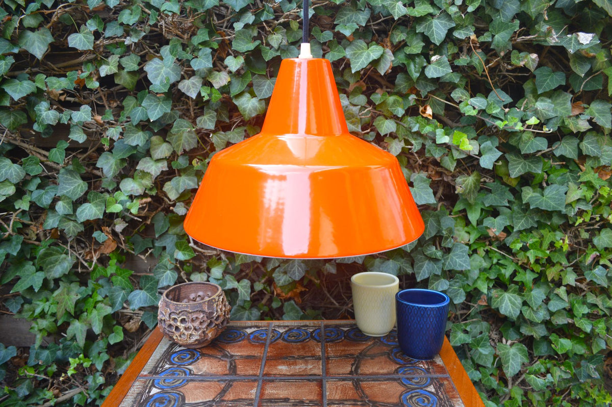 Louis Poulsen 19540 Axel Wedel Madsen Design dänische Mid-Century Industrie Design Pendellampe – 1960s Rot emaillierte Vintage Design Werkstattlampe