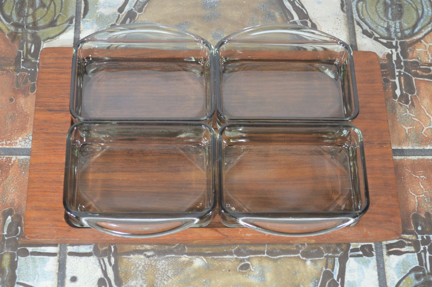 Mid-Century Teakholz Tablett mit Rauchglas Anbietschalen 1960s Danish Design
