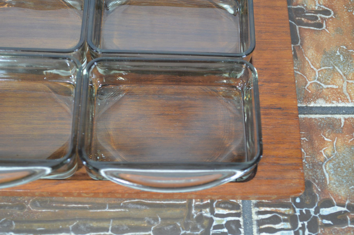 Mid-Century Teakholz Tablett mit Rauchglas Anbietschalen 1960s Danish Design