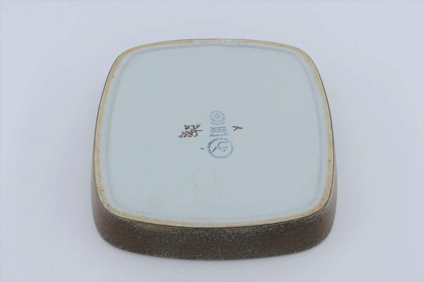 Royal Copenhagen Fajance Schale 734 2883 Nils Thorsson Design 1960s Danish Mid-Century Modern Design
